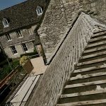alt="cotswold stone roof"